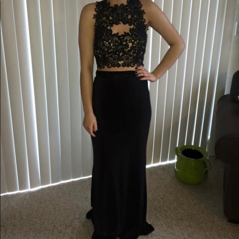 Black 2-Piece Prom Dress